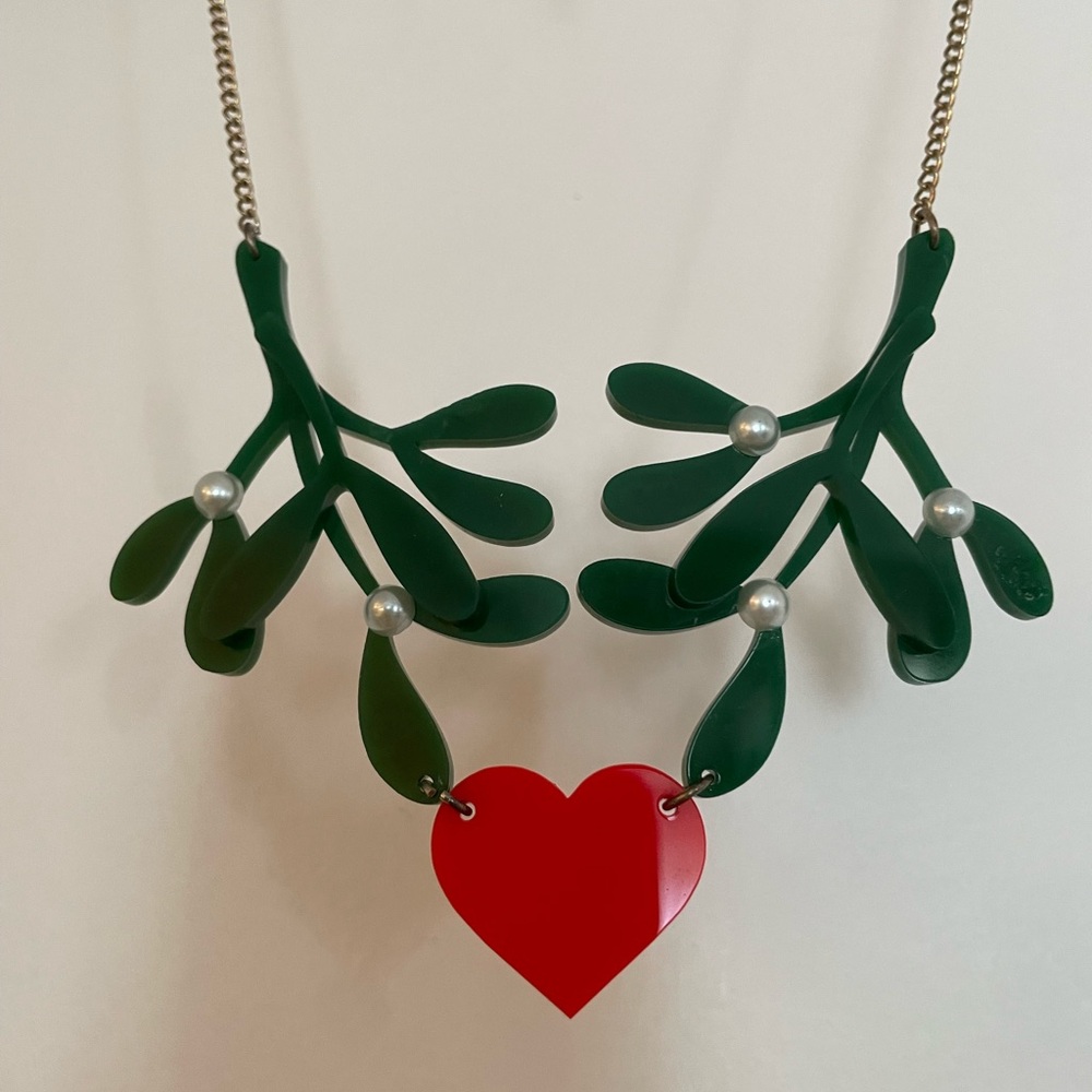 CHRISTMAS Heart Holly Necklace